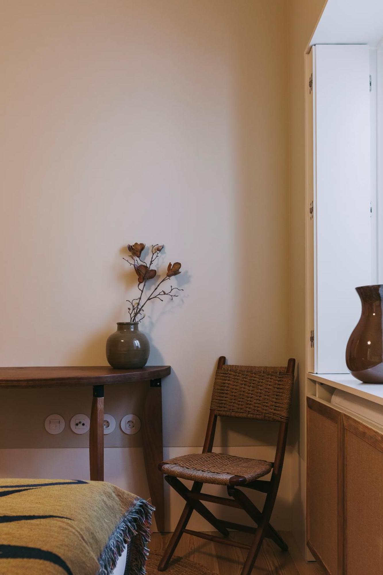 Village Aparthotel By Boa Porto Cameră foto A wall painted with a light shade of beige