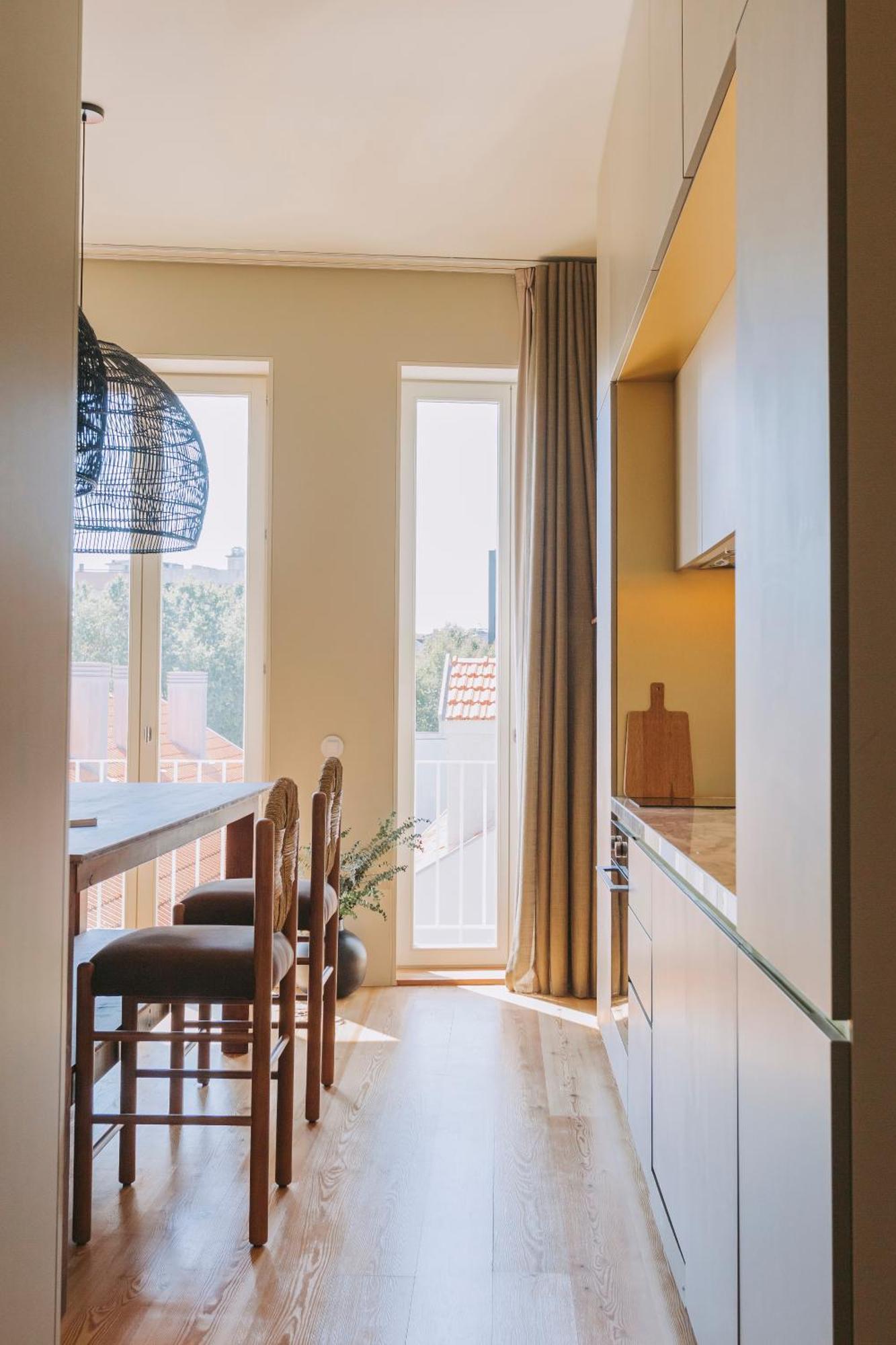 Village Aparthotel By Boa Porto Cameră foto A kitchen with a window